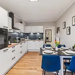 Apartment Modernes 2 Mit Balkon, Zentrale Lage